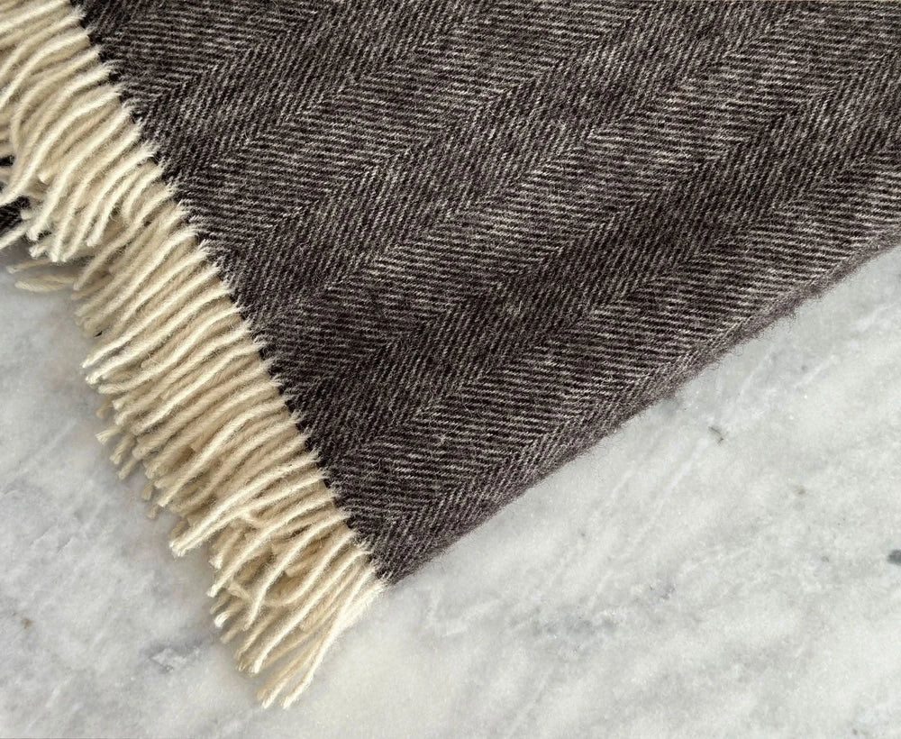 100% Zwartbles Lambswool Herringbone Throw Natural Brown XL Homeware WoW