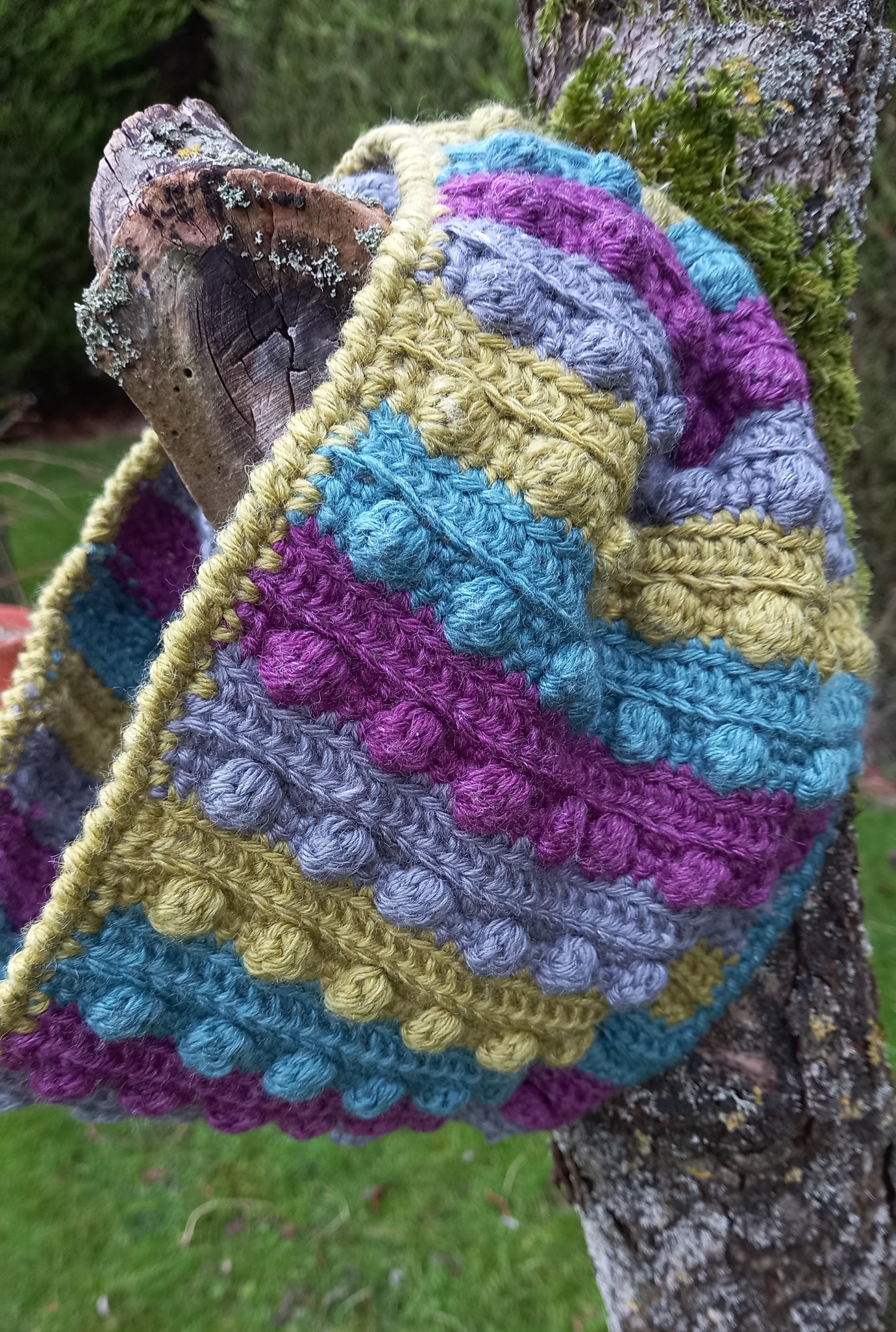 Bobble Cowl by Sue Pearson.