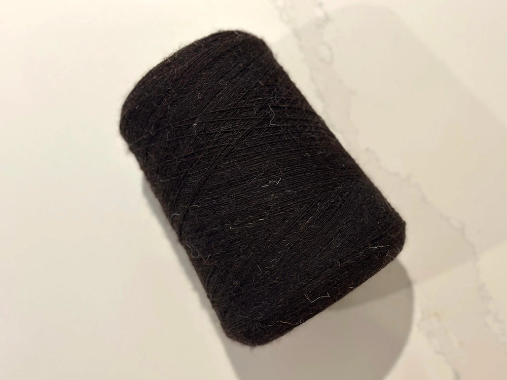 Zwartbles Weaving Yarn.
