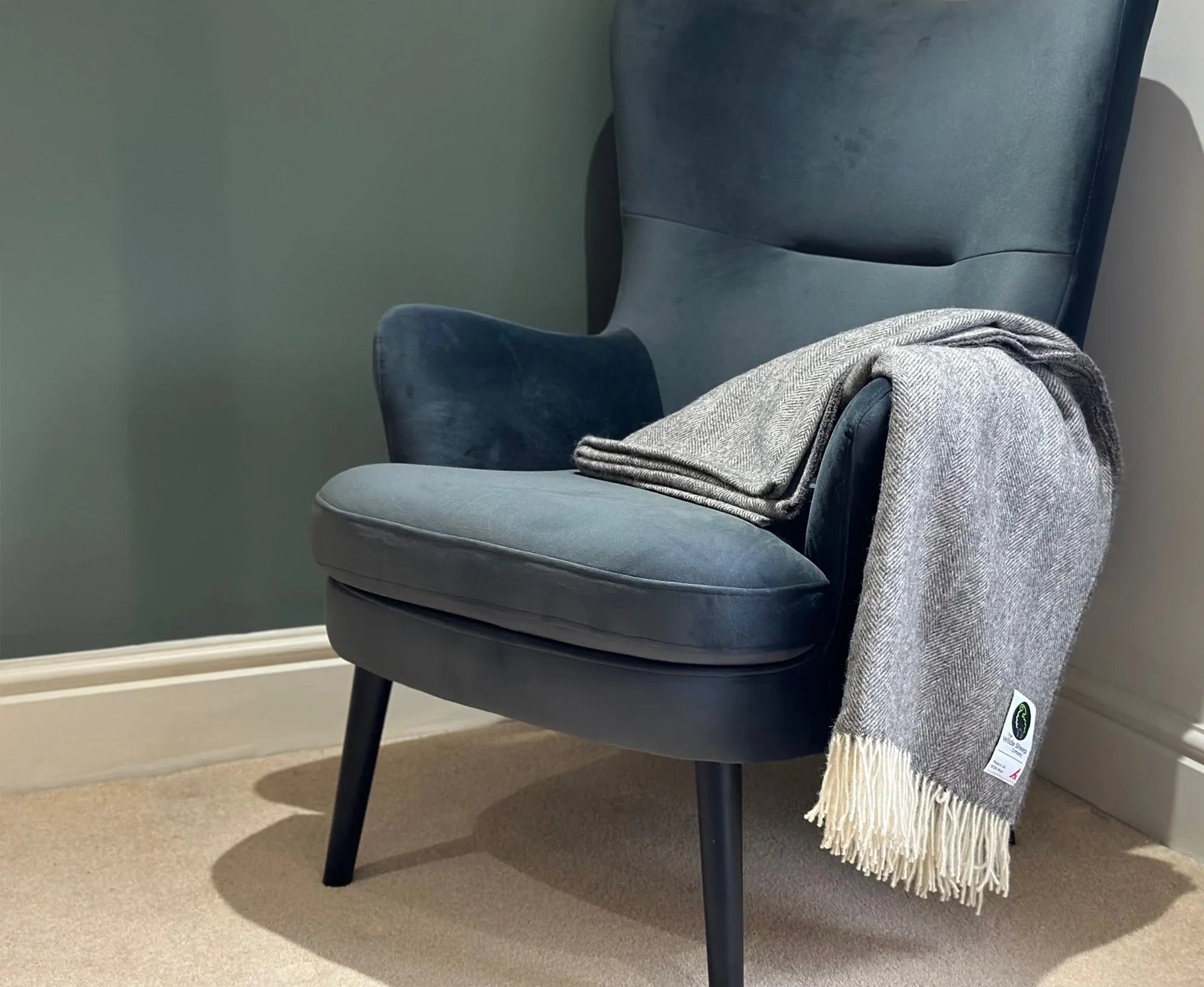 100% Lambswool Herringbone Throw Mid Grey.