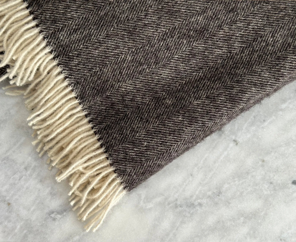 100% Zwartbles Lambswool Herringbone Throw Natural Brown XL.